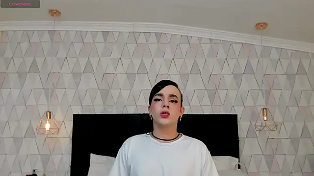 JustinePerry online show from January 8, 2026, 3:45 am