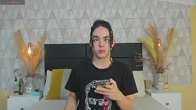 JustinePerry online show from March 11, 2026, 4:06 am