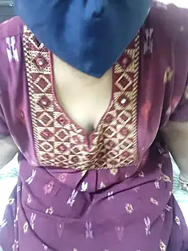 aliseanu online show from November 1, 2025, 6:46 pm