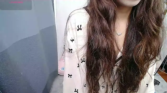 CN-Doudou online show from November 6, 2025, 2:59 am