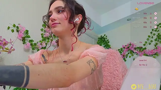 MyLou  online show from March 15, 2025, 3:16 pm