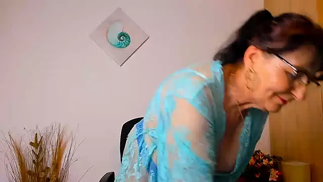 sweetangell69  online show from April 11, 2026, 7:45 am