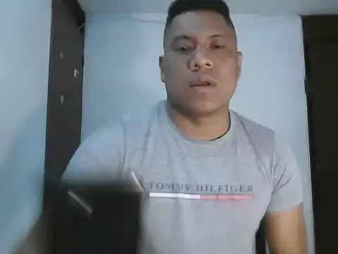 latinblack01 online show from November 10, 2025, 9:53 pm