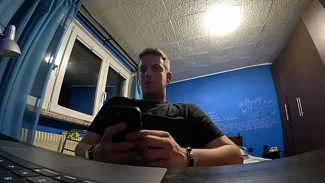 oOoMroOo online show from July 15, 2026, 8:27 pm