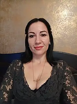Snapshot of FireLily332 chatting on February 7, 2025, 7:49 pm FireLily332 online show from February 7, 2025, 7:49 pm