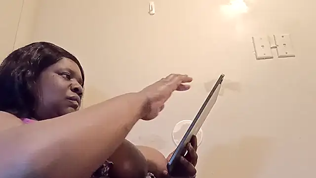 whitwhit86 online show from September 17, 2025, 11:07 pm