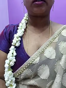 Snapshot of Vaishali90 chatting on March 22, 2025, 5:09 pm Vaishali90 online show from March 22, 2025, 5:09 pm