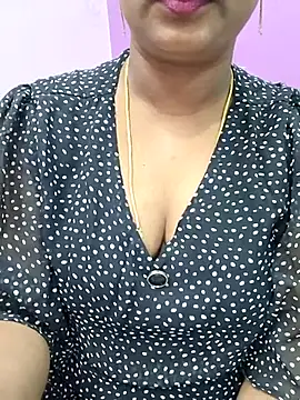 Snapshot of Vaishali90 chatting on March 5, 2025, 6:45 pm Vaishali90 online show from March 5, 2025, 6:45 pm