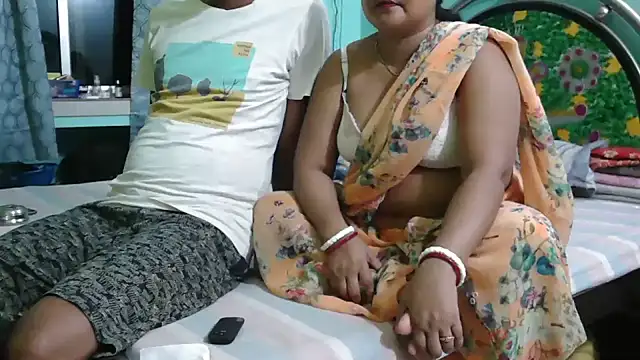 Snapshot of Couple_For_You18 chatting on July 10, 2026, 6:08 pm Couple For You18 online show from July 10, 2026, 6:08 pm