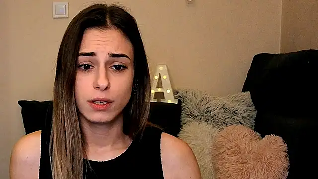 Snapshot of Hidden_Gem_ chatting on November 27, 2025, 5:24 pm Hidden Gem online show from November 27, 2025, 5:24 pm