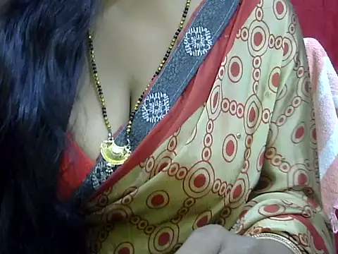 HOT-SEEMAA online show from November 26, 2025, 8:25 am