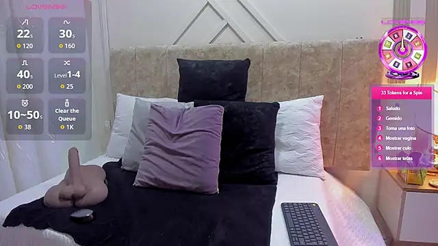 ashley  foxx  online show from December 16, 2025, 1:48 pm