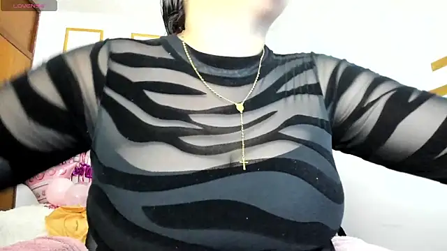 Snapshot of candiapole chatting on May 20, 2026, 2:03 pm candiapole online show from May 20, 2026, 2:03 pm
