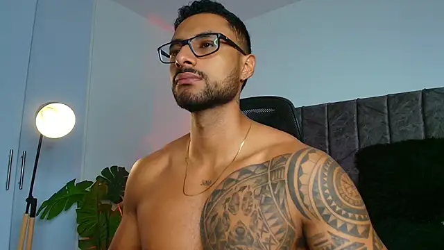 Snapshot of LiamGarcia1 chatting on October 30, 2025, 2:04 pm LiamGarcia1 online show from October 30, 2025, 2:04 pm