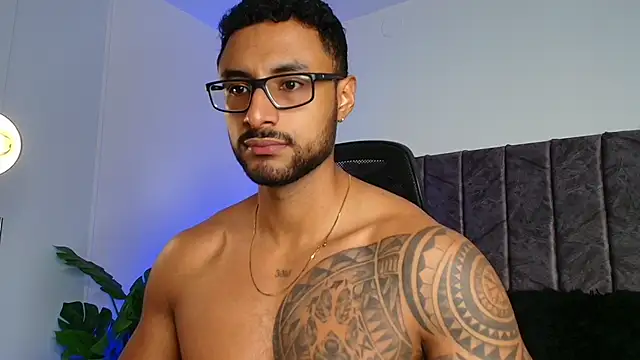 Snapshot of LiamGarcia1 chatting on October 20, 2025, 1:11 pm LiamGarcia1 online show from October 20, 2025, 1:11 pm