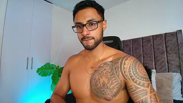 LiamGarcia1 online show from October 3, 2025, 3:57 pm