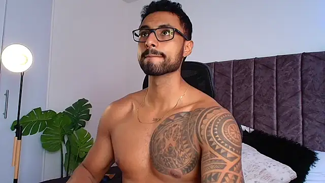 Snapshot of LiamGarcia1 chatting on November 17, 2025, 4:33 pm LiamGarcia1 online show from November 17, 2025, 4:33 pm