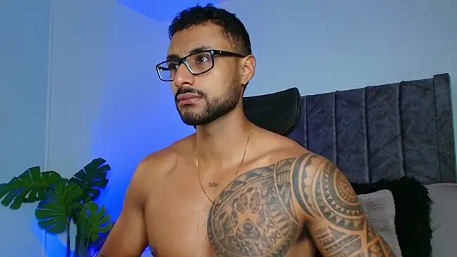 Snapshot of LiamGarcia1 chatting on October 31, 2025, 2:24 pm LiamGarcia1 online show from October 31, 2025, 2:24 pm