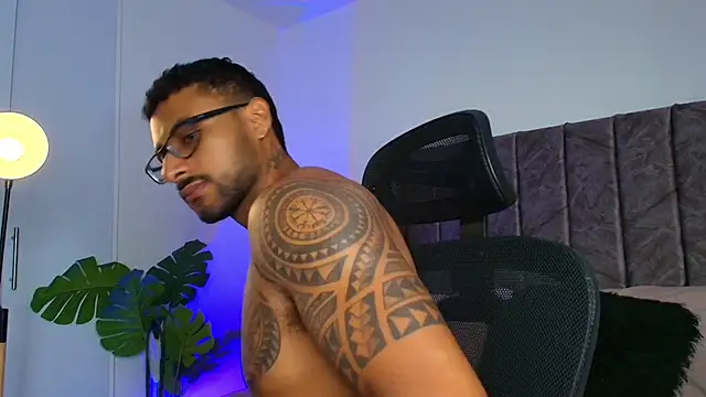 Snapshot of LiamGarcia1 chatting on November 6, 2025, 3:16 pm LiamGarcia1 online show from November 6, 2025, 3:16 pm