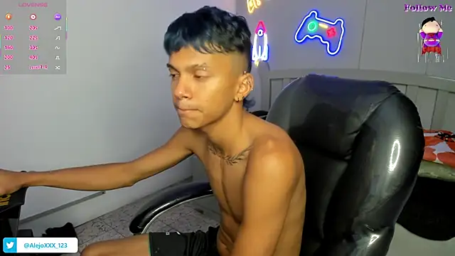 loistwink  online show from November 30, 2025, 4:46 am