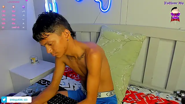 loistwink  online show from October 28, 2025, 3:29 am