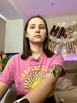 Snapshot of HotCaramellsTV chatting on October 16, 2025, 8:11 am HotCaramellsTV online show from October 16, 2025, 8:11 am