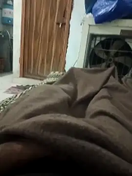 Snapshot of pintuS40 chatting on February 10, 2026, 11:48 pm pintuS40 online show from February 10, 2026, 11:48 pm