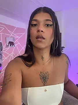 CoralRigan online show from May 12, 2026, 7:53 pm