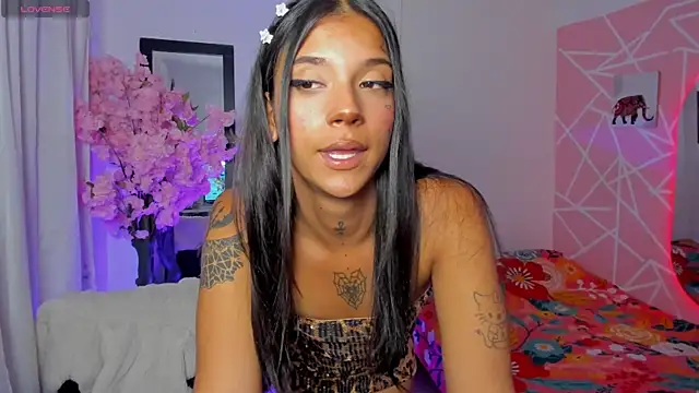 CoralRigan online show from October 27, 2025, 2:34 am