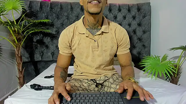 Snapshot of Salomon_koude chatting on May 23, 2026, 1:48 am Salomon koude online show from May 23, 2026, 1:48 am