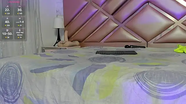 ElisabethMassey online show from February 17, 2026, 8:44 am