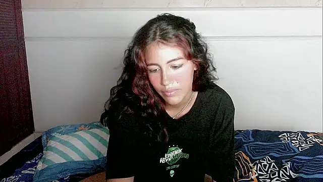 dayanita hot  online show from February 7, 2025, 4:03 pm