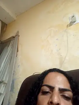 MaraVililhosa online show from November 18, 2025, 2:38 am