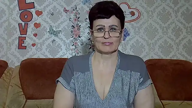 Snapshot of PaulaGolden chatting on June 26, 2026, 1:28 pm PaulaGolden online show from June 26, 2026, 1:28 pm