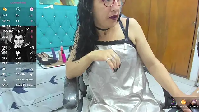 sabrina dupont online show from October 25, 2025, 12:50 pm