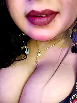 Snapshot of Suhanakhan00 chatting on February 8, 2025, 6:33 pm Suhanakhan00 online show from February 8, 2025, 6:33 pm