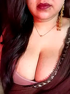 Snapshot of Suhanakhan00 chatting on June 3, 2026, 6:12 pm Suhanakhan00 online show from June 3, 2026, 6:12 pm