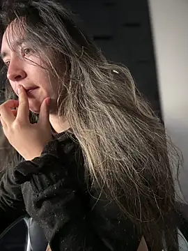 Sophie LS online show from April 14, 2026, 12:21 pm