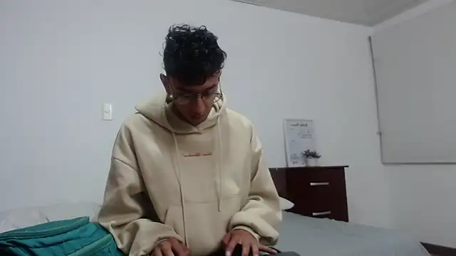 Snapshot of be_sinners chatting on October 12, 2025, 3:19 am be sinners online show from October 12, 2025, 3:19 am