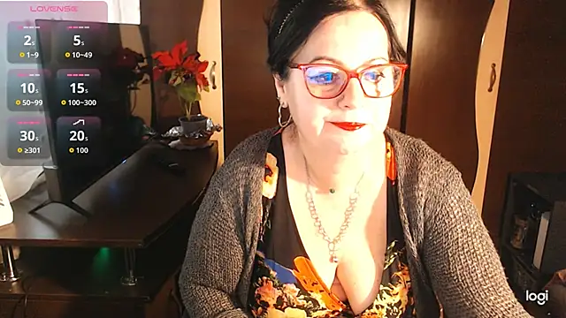 Snapshot of exymilf_ chatting on December 22, 2025, 10:15 am exymilf online show from December 22, 2025, 10:15 am