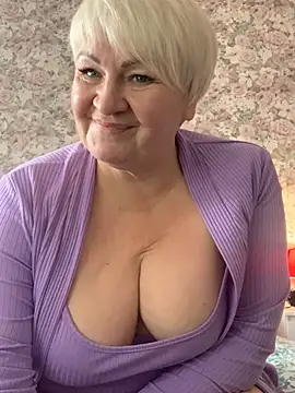 Snapshot of Laura_Millf chatting on February 6, 2025, 10:36 am Laura Millf online show from February 6, 2025, 10:36 am