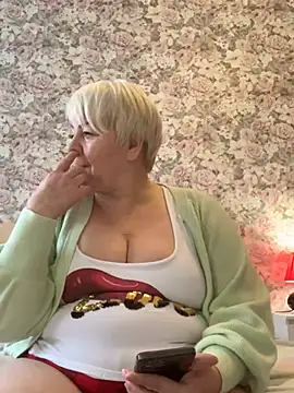 Snapshot of Laura_Millf chatting on February 9, 2025, 5:22 pm Laura Millf online show from February 9, 2025, 5:22 pm