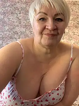 Snapshot of Laura_Millf chatting on February 14, 2025, 7:17 am Laura Millf online show from February 14, 2025, 7:17 am