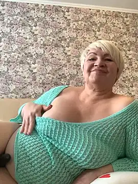 Snapshot of Laura_Millf chatting on February 25, 2025, 10:15 am Laura Millf online show from February 25, 2025, 10:15 am