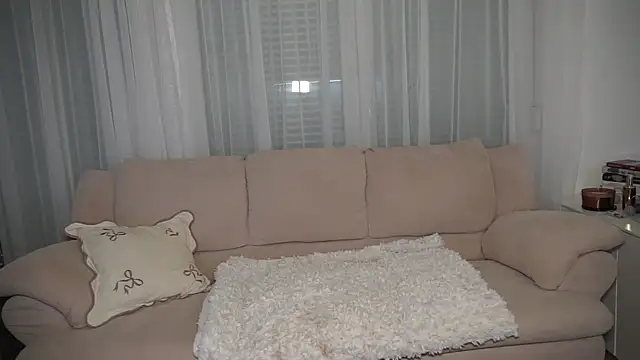 Snapshot of Liya_Gold_ chatting on April 21, 2026, 8:15 pm Liya Gold online show from April 21, 2026, 8:15 pm