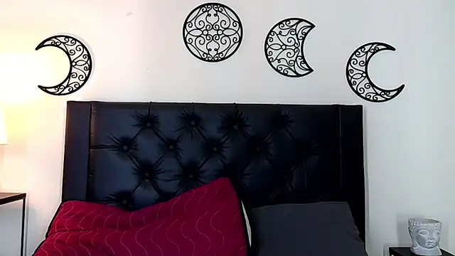 PamelaMK online show from November 8, 2025, 11:25 am