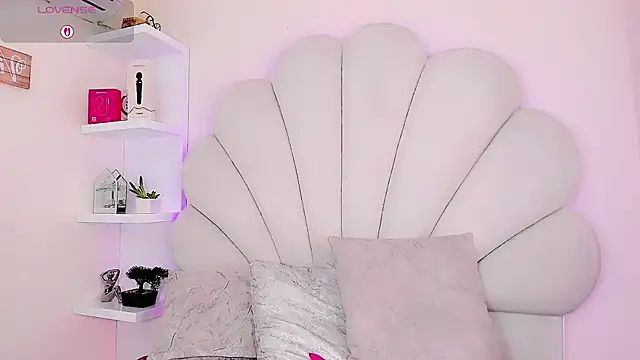 CandyJoselyn online show from June 28, 2026, 1:17 pm