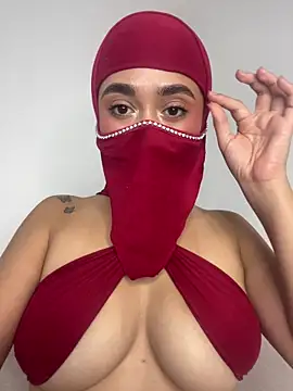 Julie Markk online show from June 30, 2026, 7:47 pm