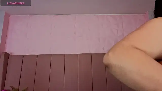 MollyBigBoobs12 online show from January 12, 2026, 8:47 pm