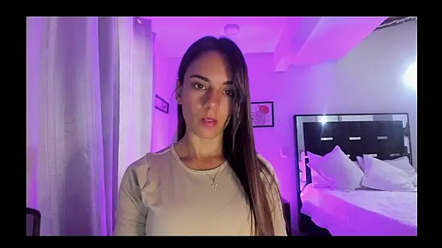 Sara lopez 28 online show from April 15, 2026, 2:10 pm